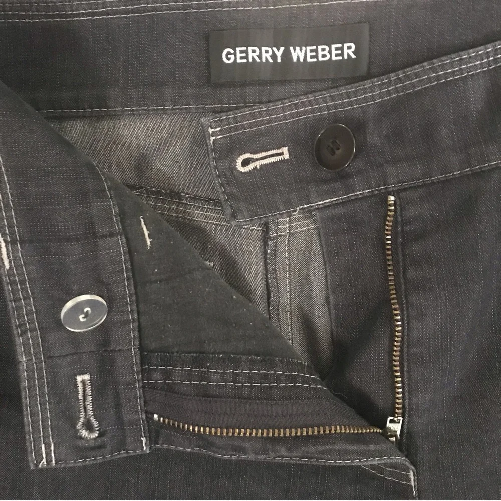 Gerry Weber Dark Wash Slim Style Jeans - Size 8 - Picture 3 of 11